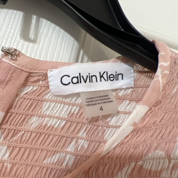 Size 4 Calvin Klein blush floral dress - Picture 2 of 3